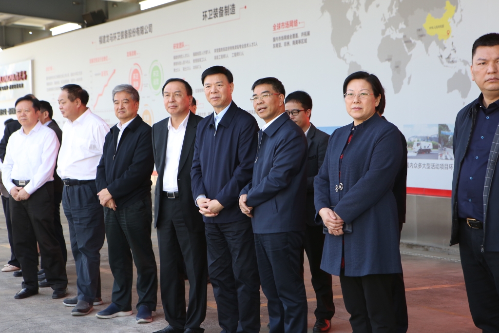 龙马环卫董事长张桂丰_福龙马环卫车图片