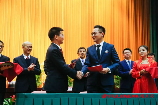 老总查经理_鸿星尔克老总图片